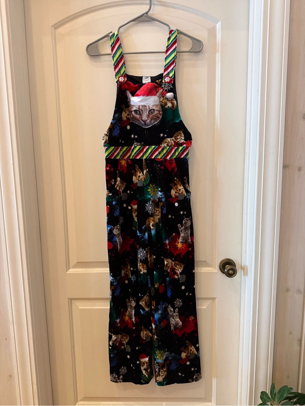 No Boundaries Black Holiday Cat Print Velour Jumpsuit with Straps